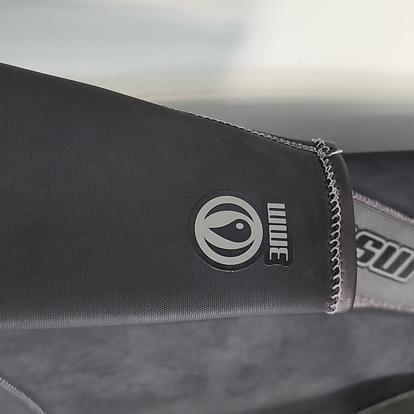 wetsuit - Picture 4 of 7